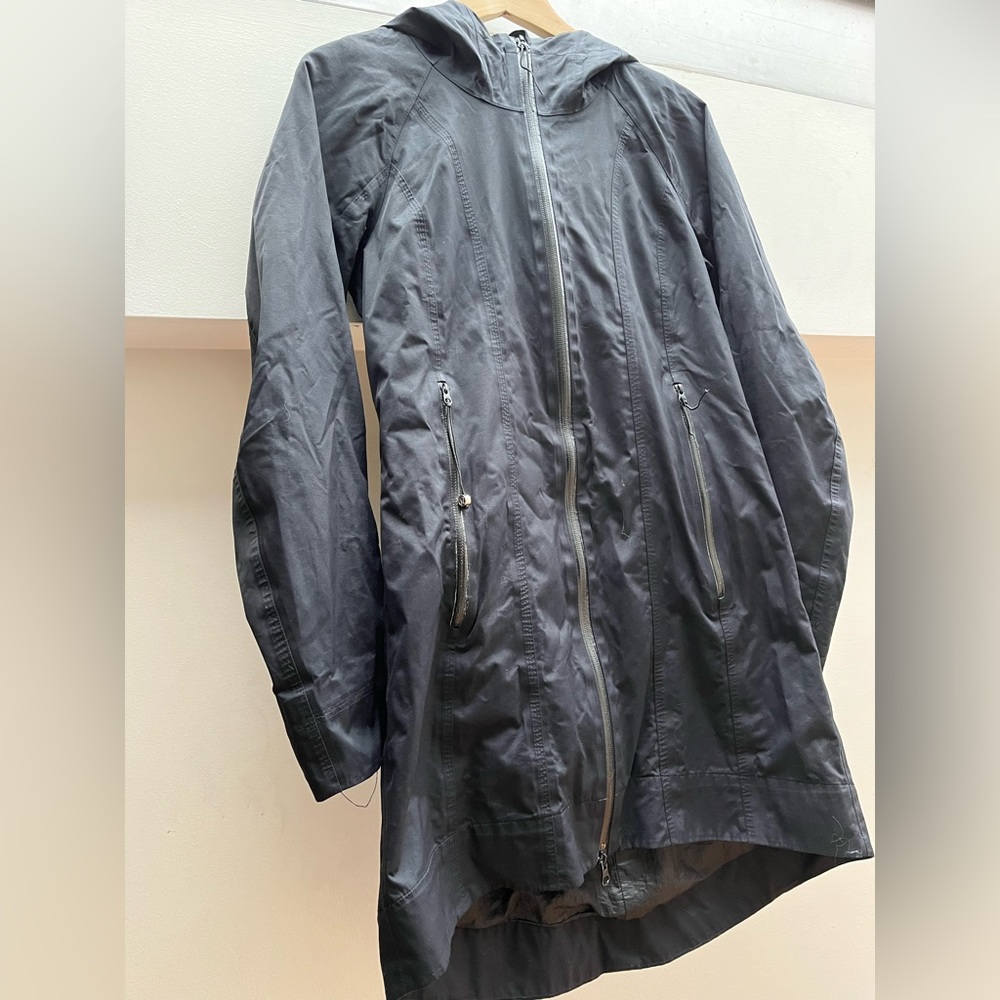 lululemon rain jacket